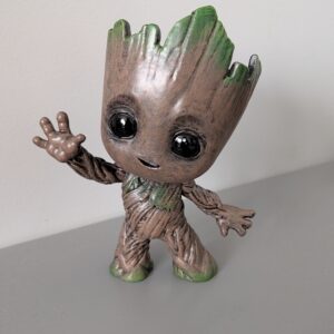 Figurine bébé groot